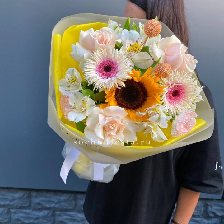 Букет с подсолнухом "Елоу" в Подольске