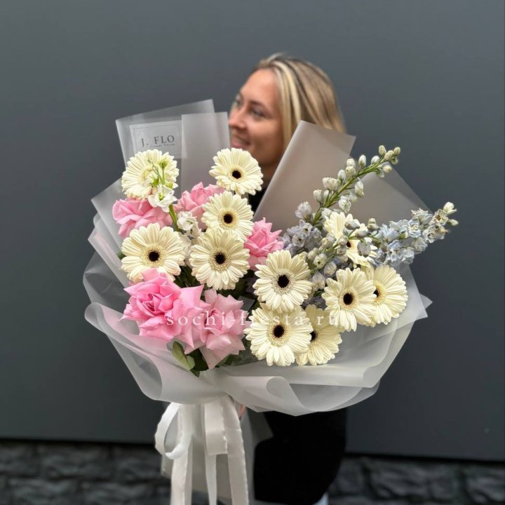 Букет роз и гербер в Подольске