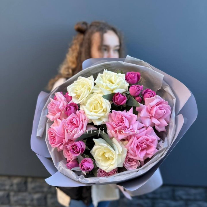 Букет французских и пионовидных роз в Подольске