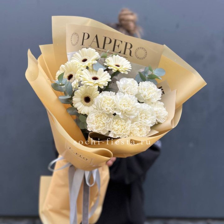  Букет с диантусами и герберами в Подольске