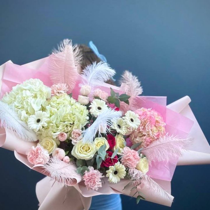 Дизайнерский букет "Валенсия-3" в Подольске