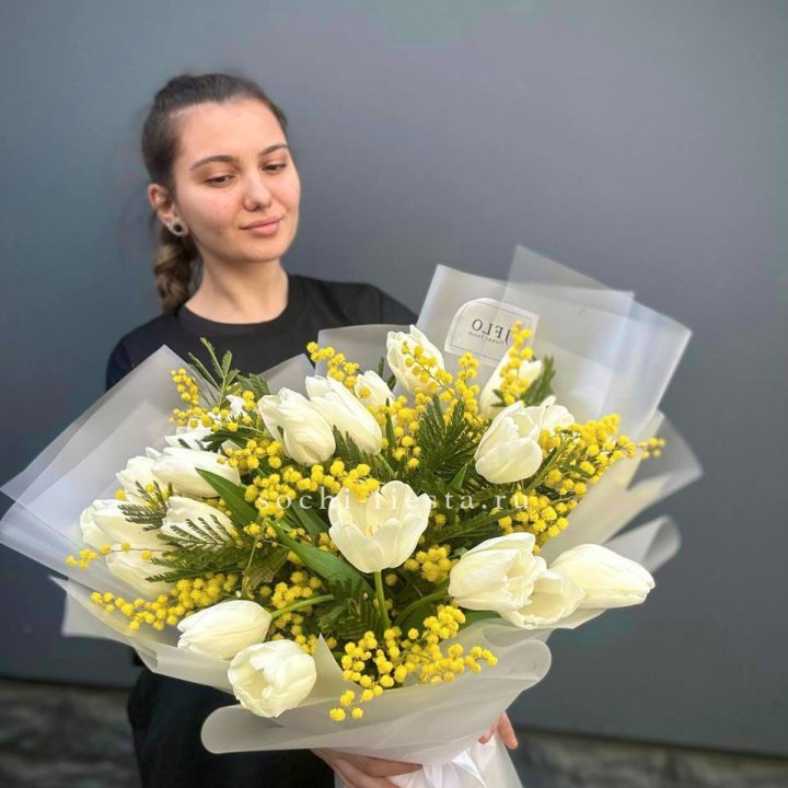Букет тюльпанов и мимозы в Подольске