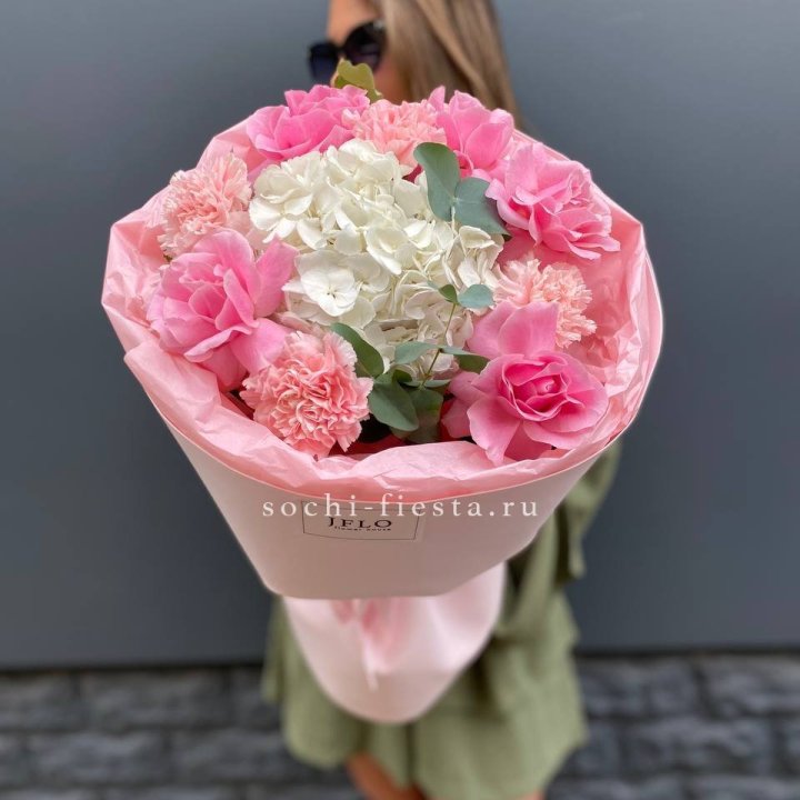  Букет роз и гортензии "Навола" в Подольске