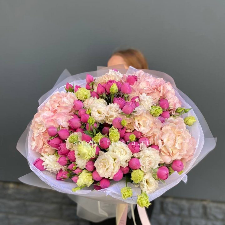  Букет  гортензий и Мисти в Подольске