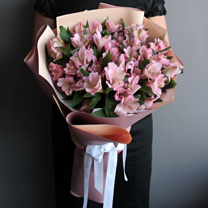 Букет розовых альстромерий в Подольске