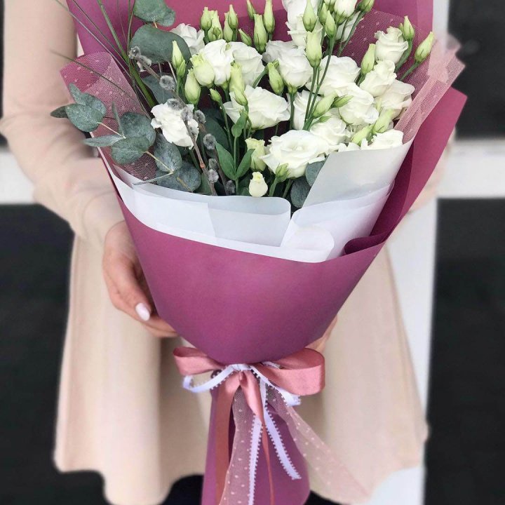 Эустомы с эвкалиптом в Подольске