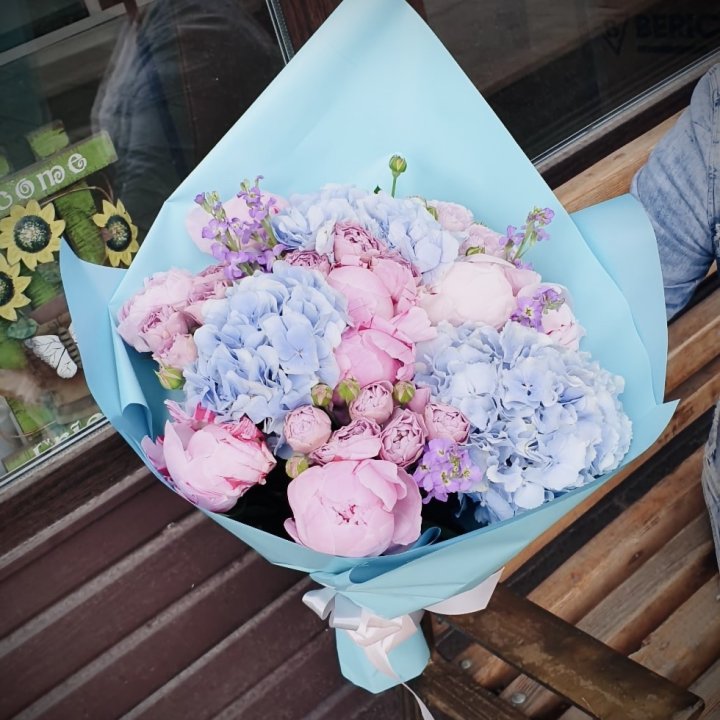 Букет с гортензиями "Блубери" в Подольске