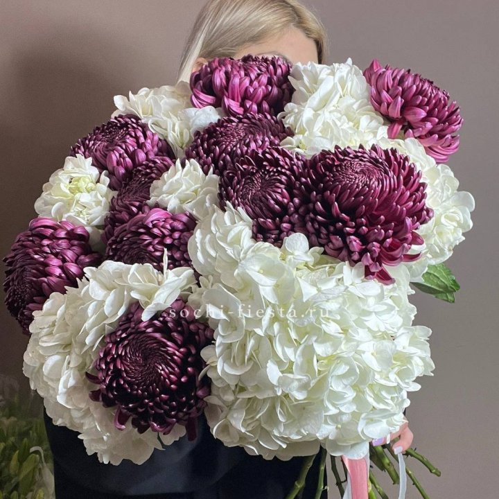 Охапка Бигуди и гортензий в Подольске