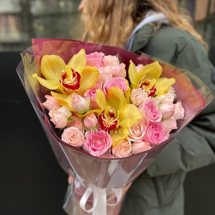  Букет орхидей и роз Есенья в Подольске