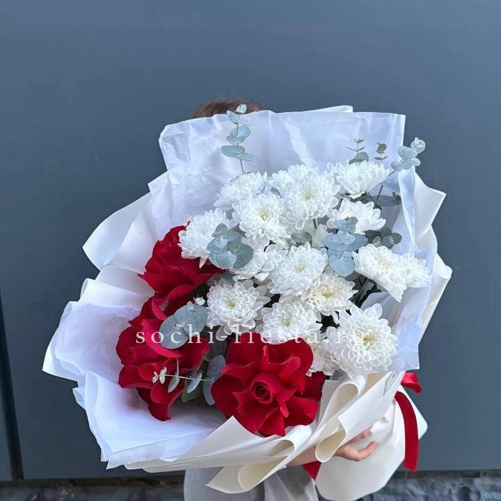 Дуо розы и хризантемы в Подольске