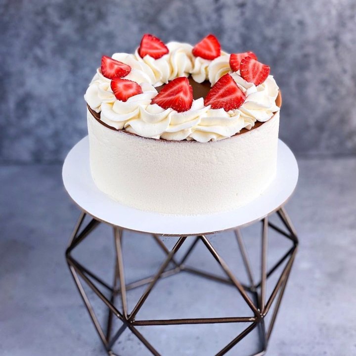 Торт "Клубника со сливками" в Подольске