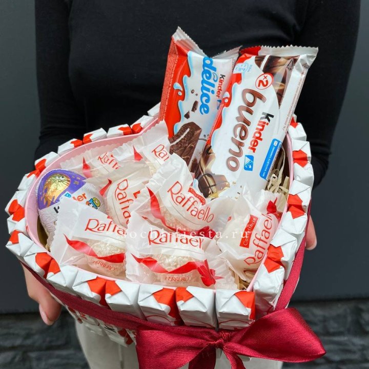 Подарочный набор сердце с Киндерами и Рафаэлло в Подольске