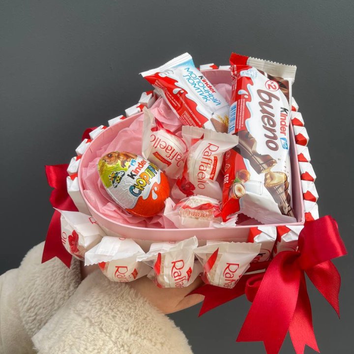 Бокс киндерами и раффаэлло в Подольске