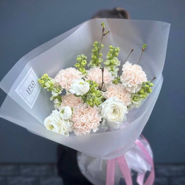 Букет маттиолы и ранункулюсов  в Подольске