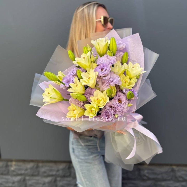  Букет лилий и эустом в Подольске