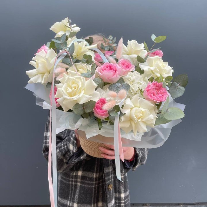 Кашпо с розами в Подольске