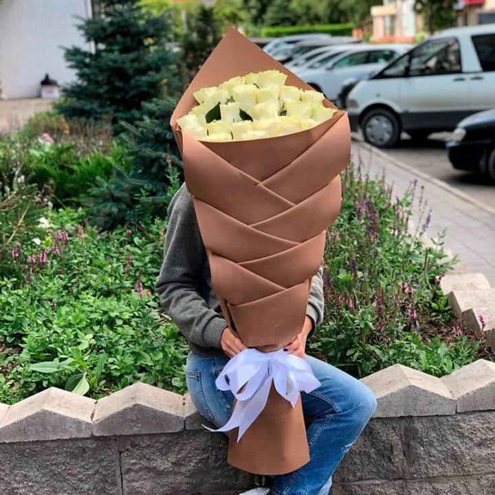 Голландские розы белые "Рыбка" в Подольске