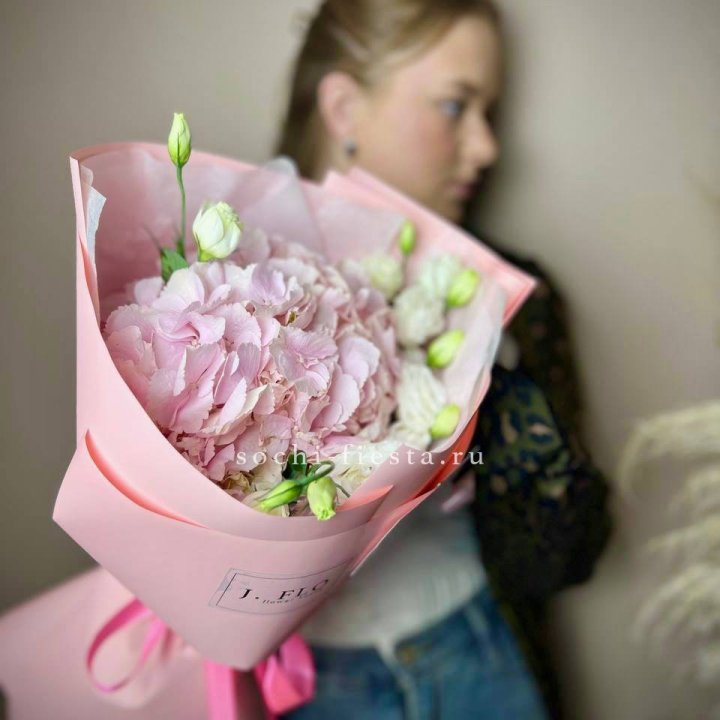 Букет с гортензией №2 в Подольске