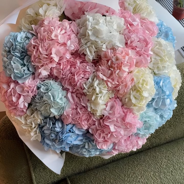 Букет гортензий микс в Подольске