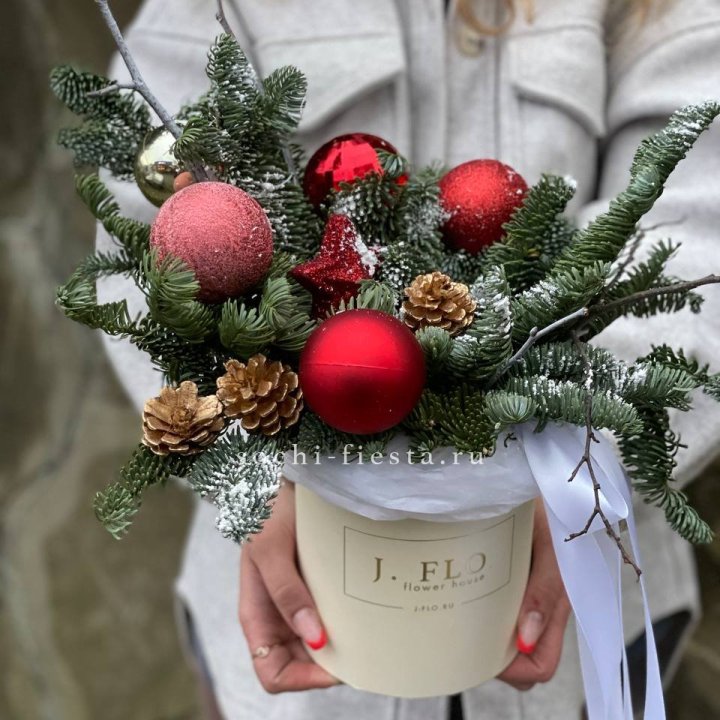 Новогодняя композиция в коробке ред в Подольске