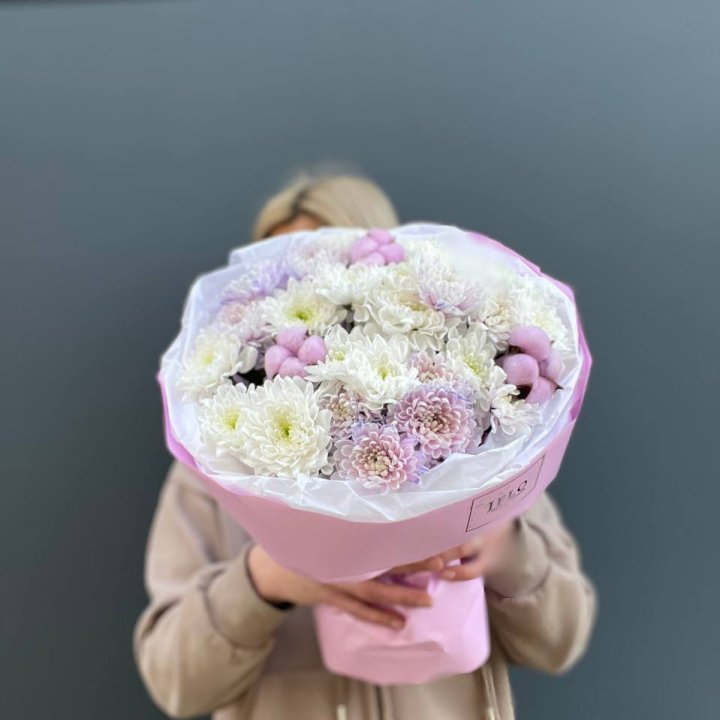 7 нежных хризантем в Подольске