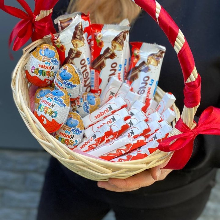 Корзина с киндерами  в Подольске