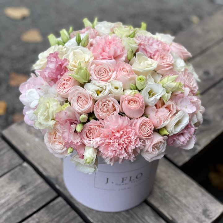 Цветочный бокс "Люксур" в Подольске