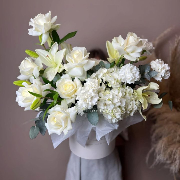 Цветочный бокс "Вайт дримс" в Подольске