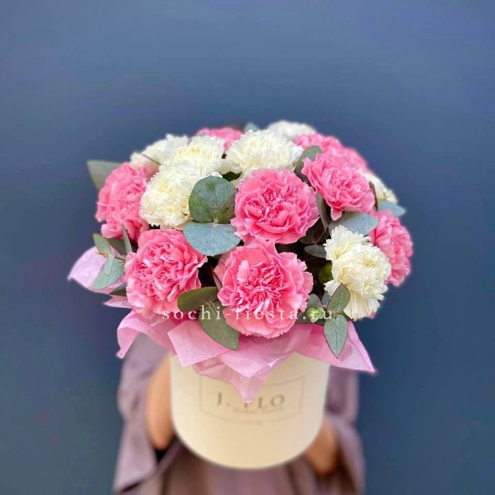 Диантусы в цилиндре в Подольске