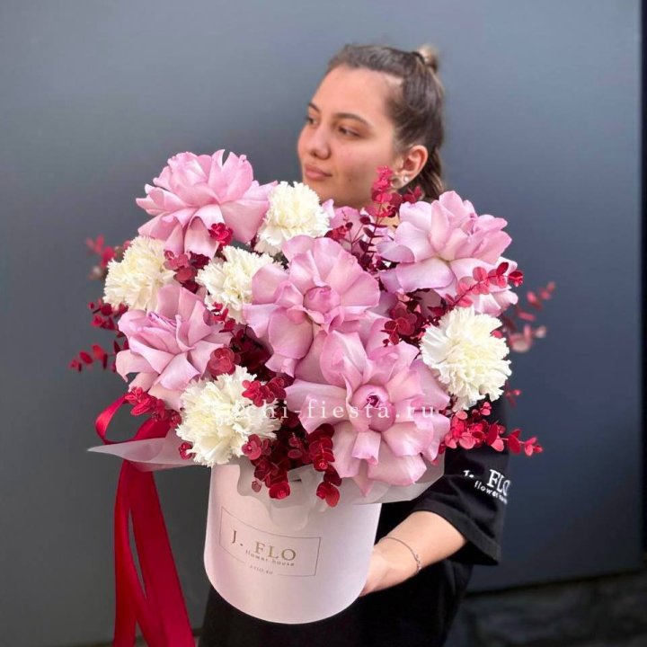 Бокс с французскими розами "Вела вита" в Подольске