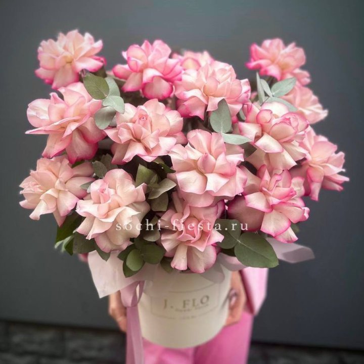 17 Французских  роз Венди в боксе в Подольске