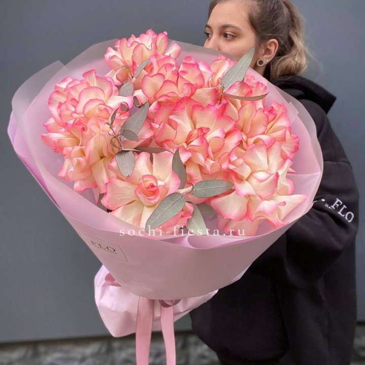 9 французских роз Джумилия в Подольске