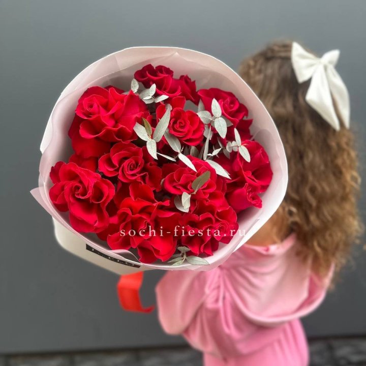 11 Красных французских роз в Подольске