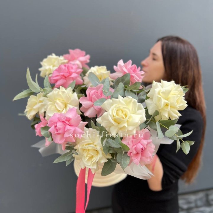 Зефирный бокс из 17 французских роз микс в Подольске