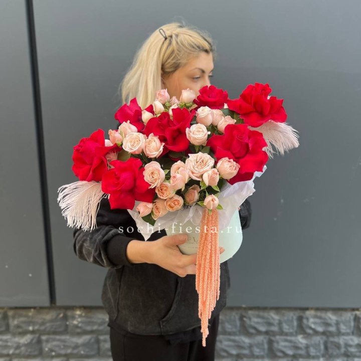 Бокс с нежными розами  в Подольске