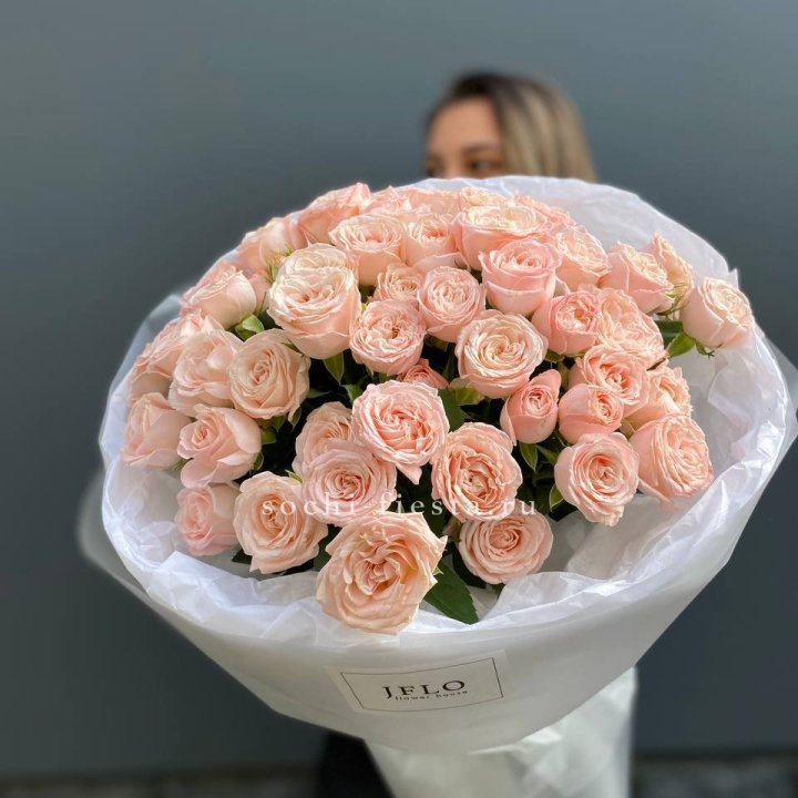 Букет кустовых роз Бомбастик в Подольске