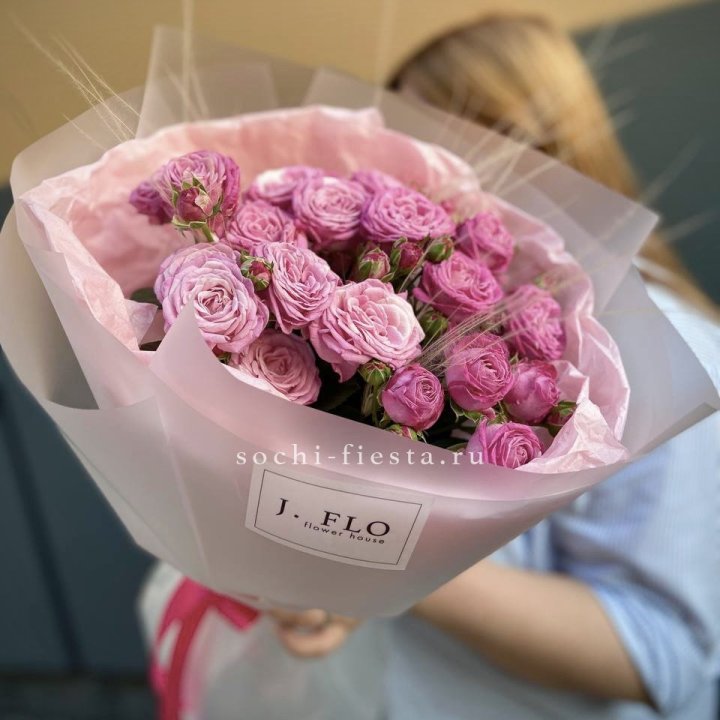 Пионовидные розы Мадам Бомбастик Pink в Подольске