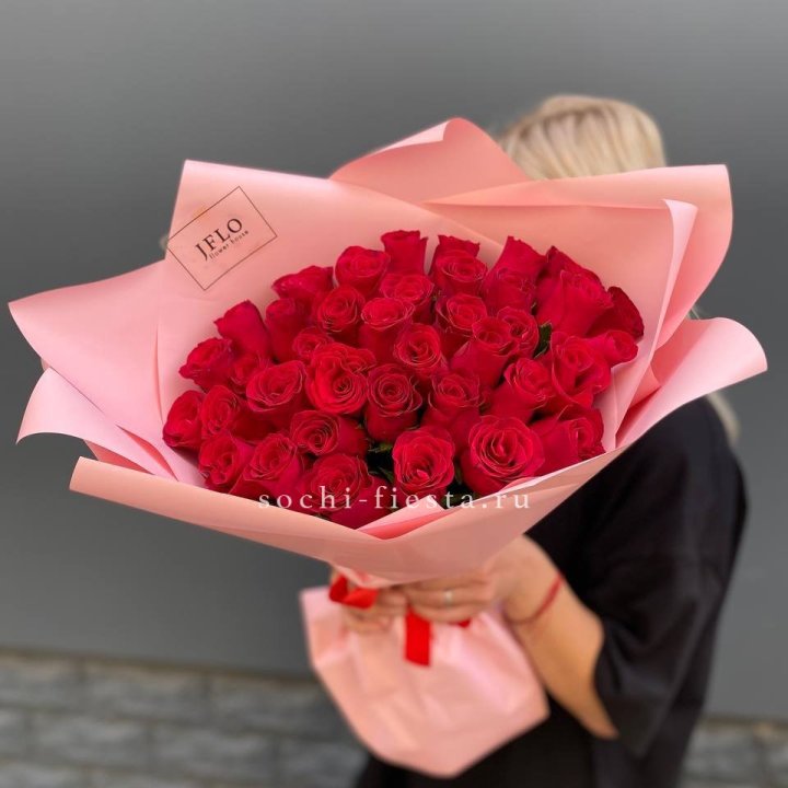 35 красных роз в Подольске