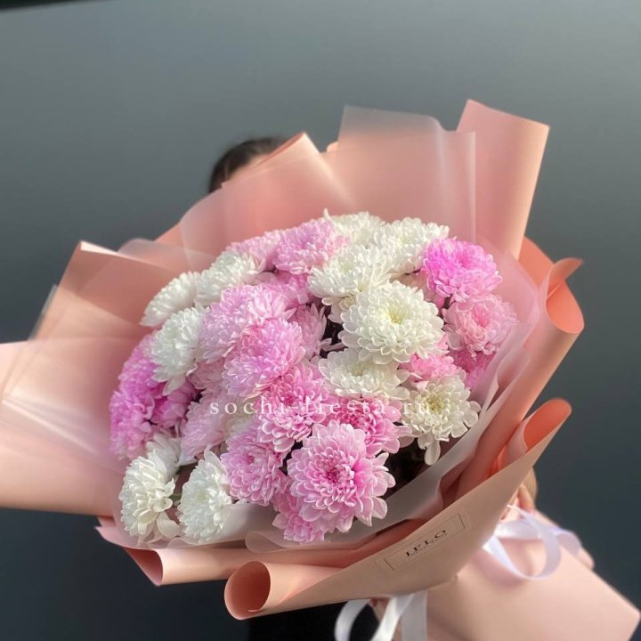  Букет бело-розовых хризантем  в Подольске