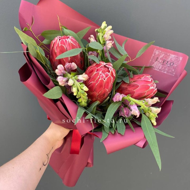 Букет из протеи "Квин" в Подольске