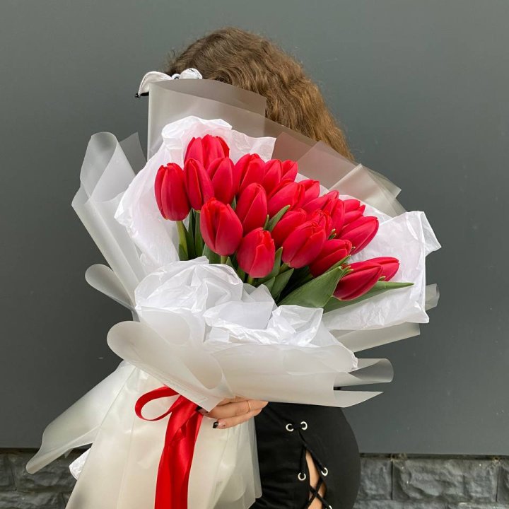  25 красных воздушных тюльпанов в Подольске