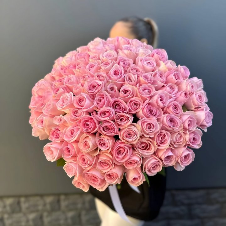 Охапка из 101 розовой розы в Подольске
