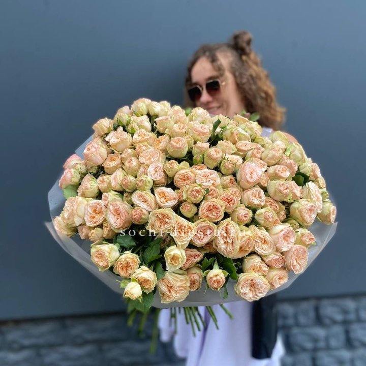 51 пионовидная роза в Подольске