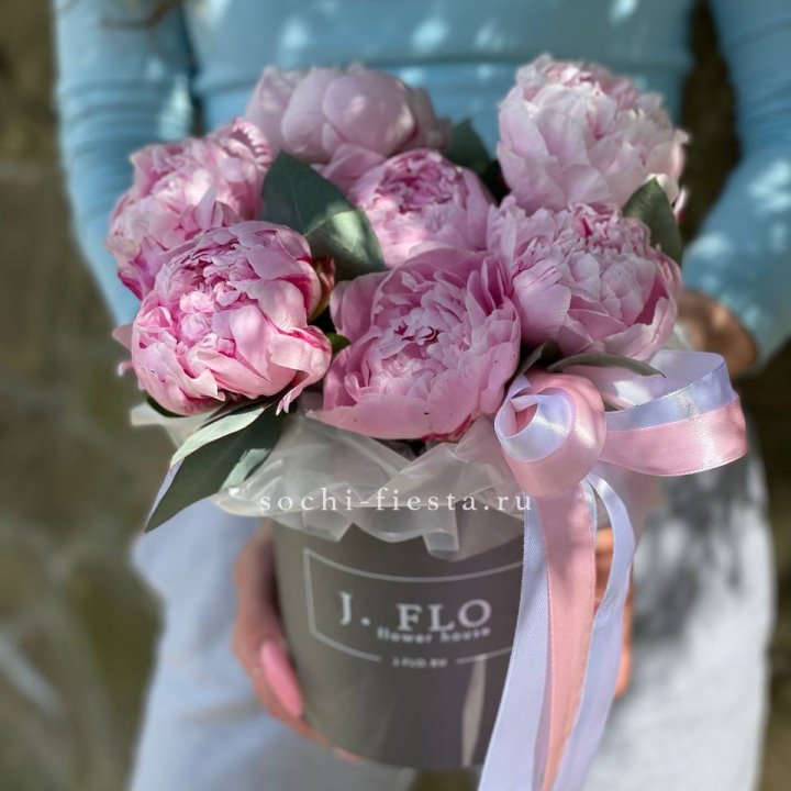 Цилиндр пионов с эвкалиптом в Подольске