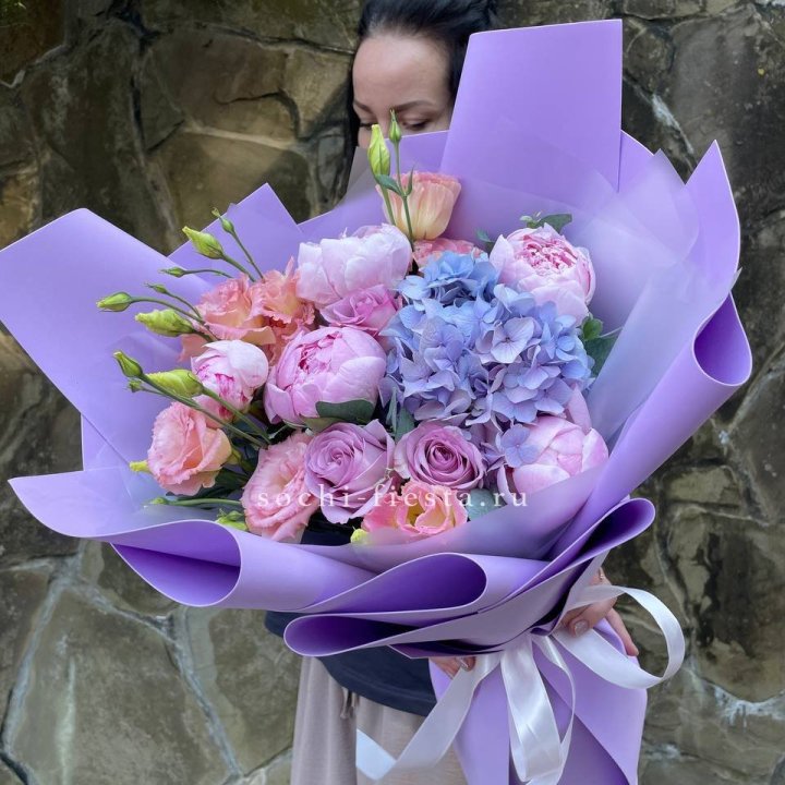 Букет с пионами "Блю логан" в Подольске