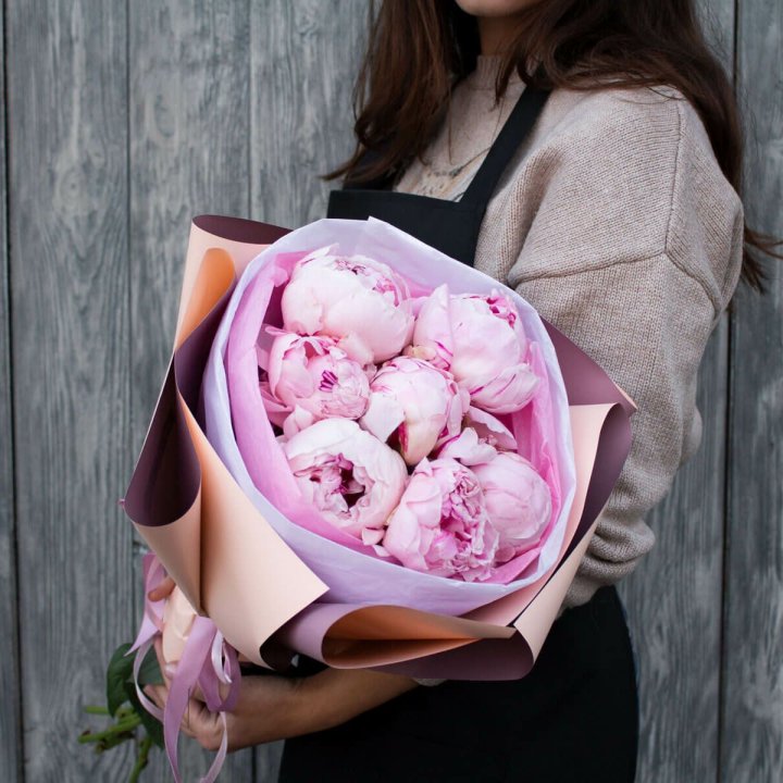 7 зефирных пионов в оформлении в Подольске