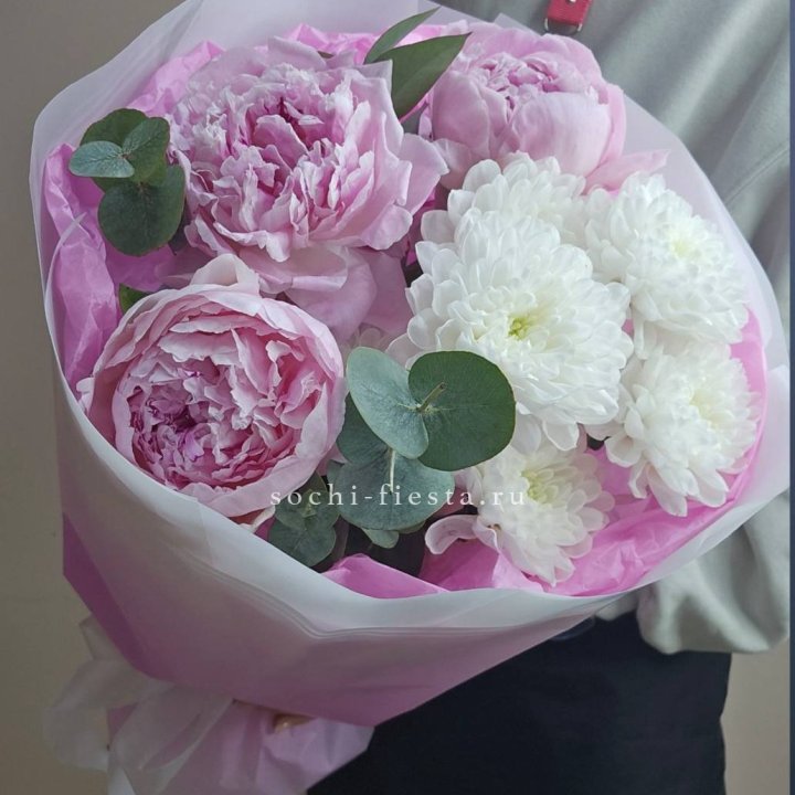  Букет комплимент с пионами в Подольске