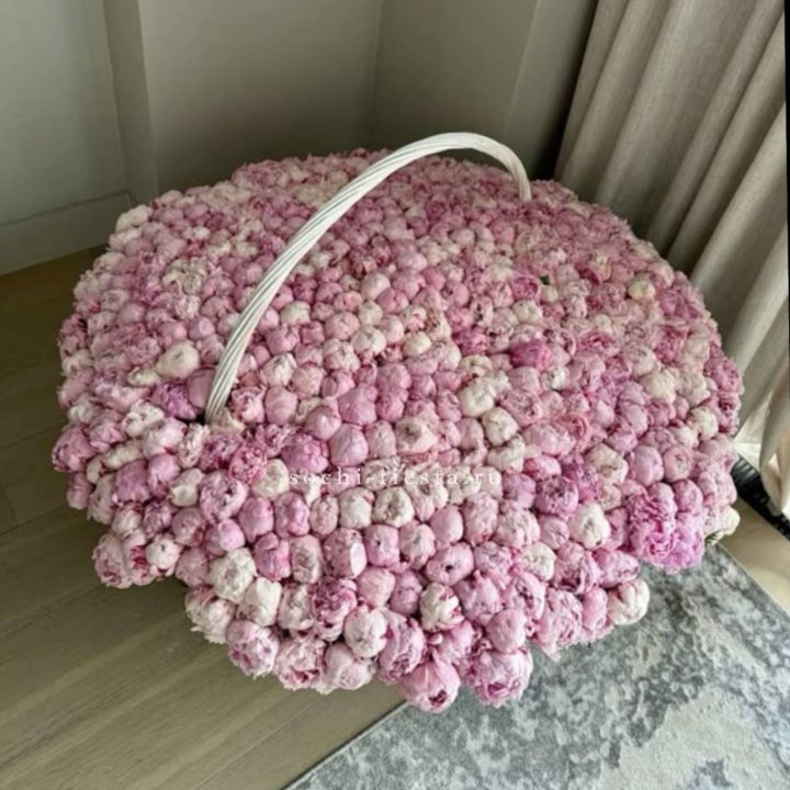 Корзина 555 пионов в Подольске