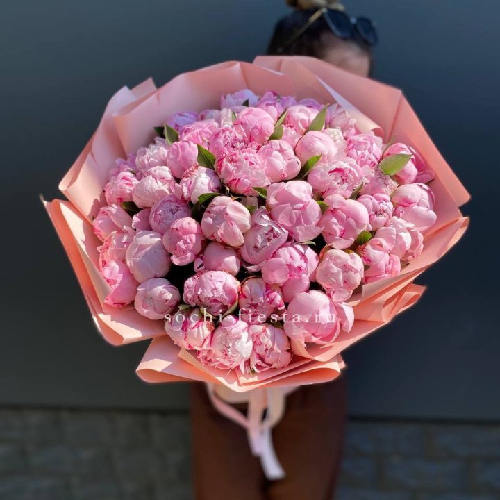 Нежный букет 51 пионов  в Подольске