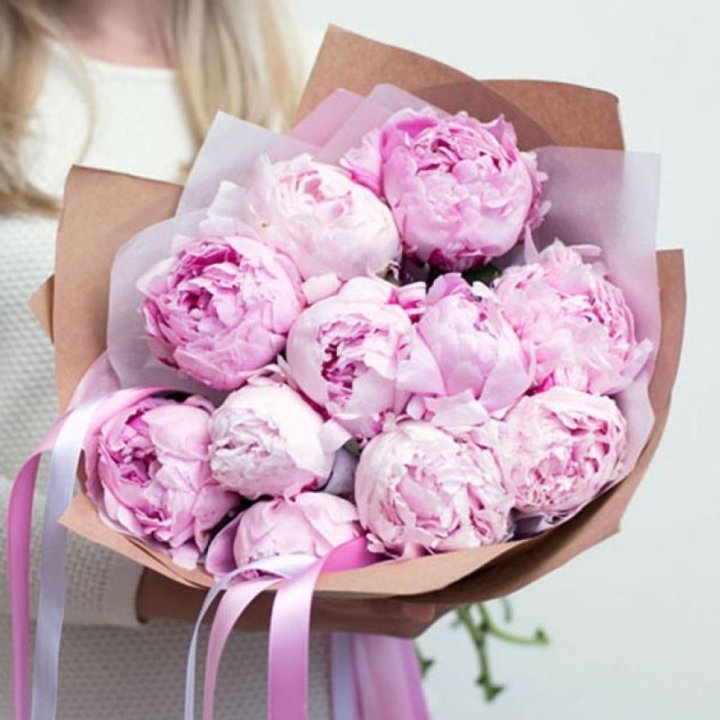11 нежных пионов в Подольске